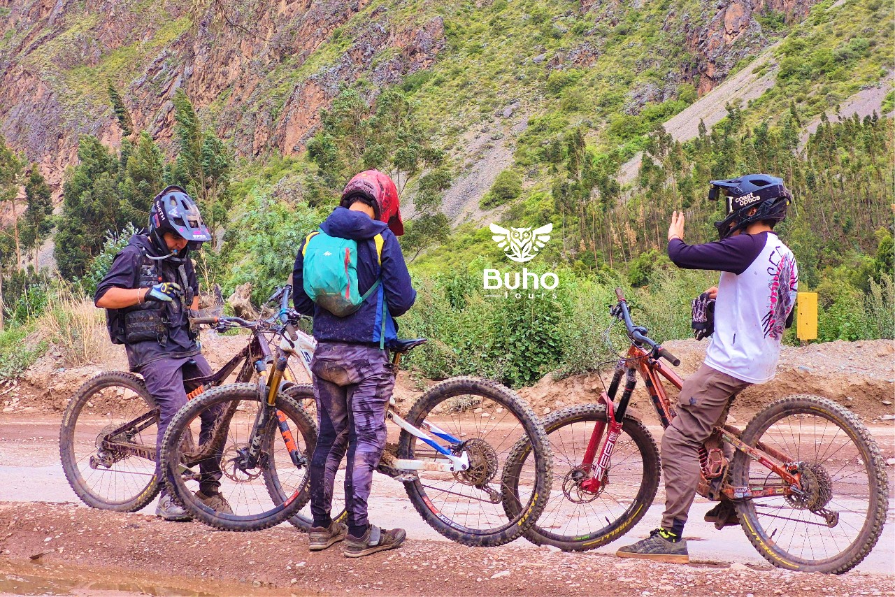 PUMAMARCA MTB DOWNHILL TOUR- SACRED VALLEY BIKING